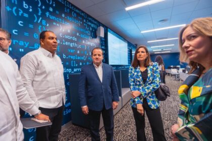 República Dominicana impulsa innovación con visita a centros de IA en Miami