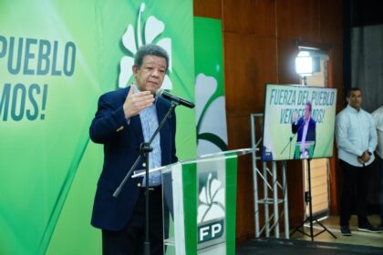 Leonel Fernández critica al PRM por alza de canasta y salud débil