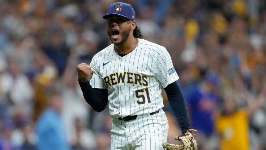 Mets refuerzan rotación con Freddy Peralta en intercambio con Brewers