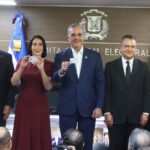 JCE inicia entrega de nuevas cédulas de identidad en RD