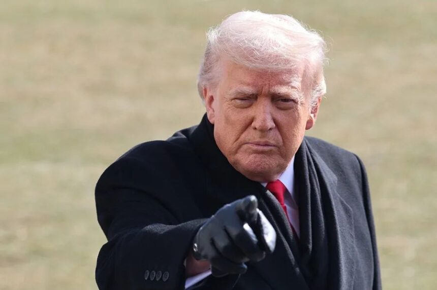 Trump advierte que flota de EE UU en Irán está lista para actuar