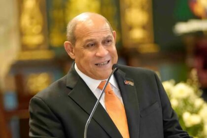 Abinader nombra a Santos Badía en MESCyT y a Espinosa contralor