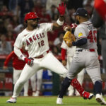 MLB multa a Reynaldo López con 400,000 dólares tras pelea