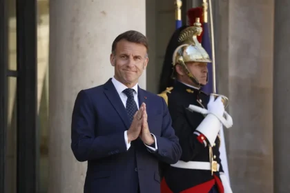 Macron pide incluir al Líbano en alto al fuego en Oriente Medio