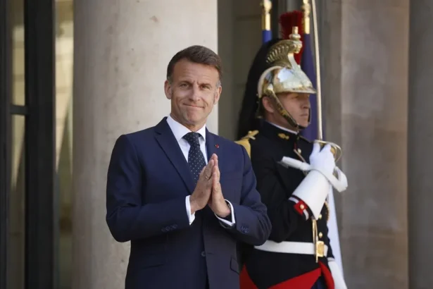 Macron pide incluir al Líbano en alto al fuego en Oriente Medio