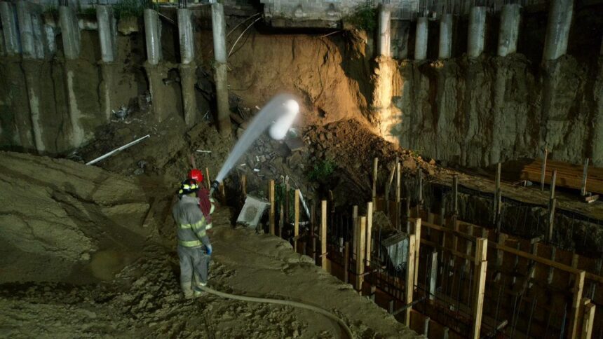 Bomberos controlan fuga de gas tras deslizamiento en asilo de Santiago