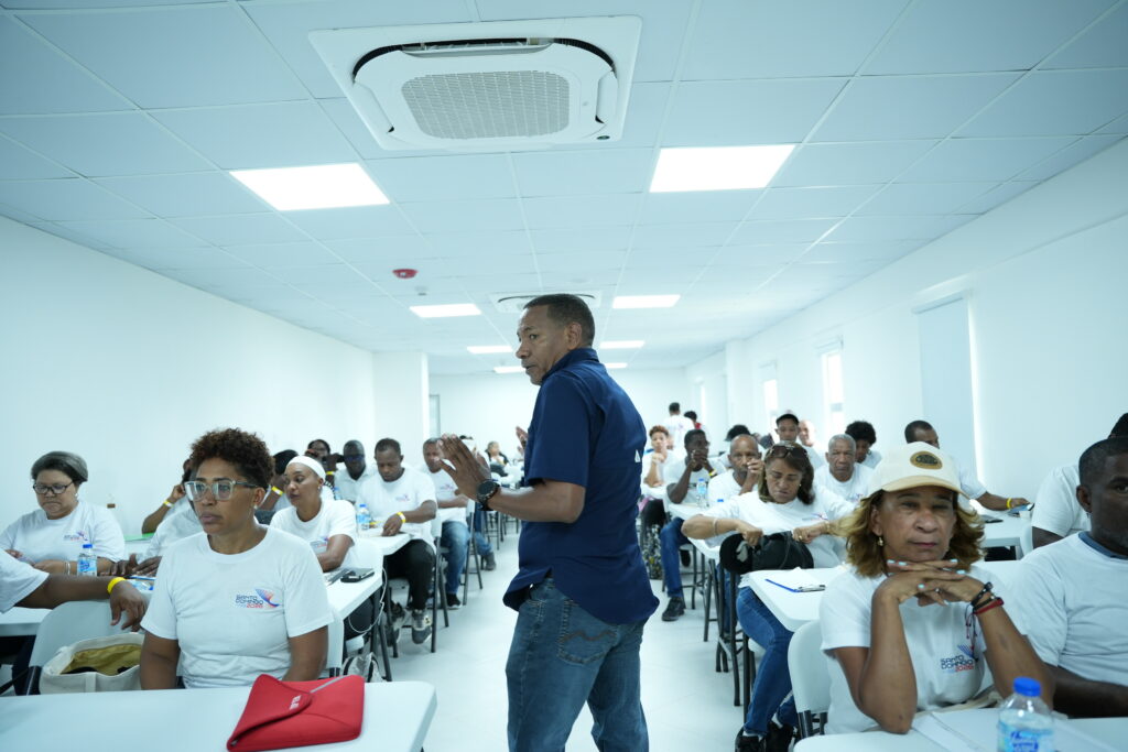Más de 900 técnicos capacitados para Santo Domingo 2026