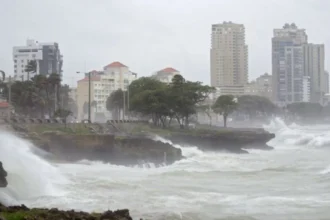 COE mantiene alerta verde en 15 provincias por lluvias y vaguada