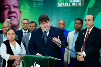 Fuerza del Pueblo alerta sobre pagos estatales sin contratos legales