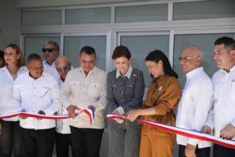 Raquel Peña entrega hospital municipal renovado en Castañuelas