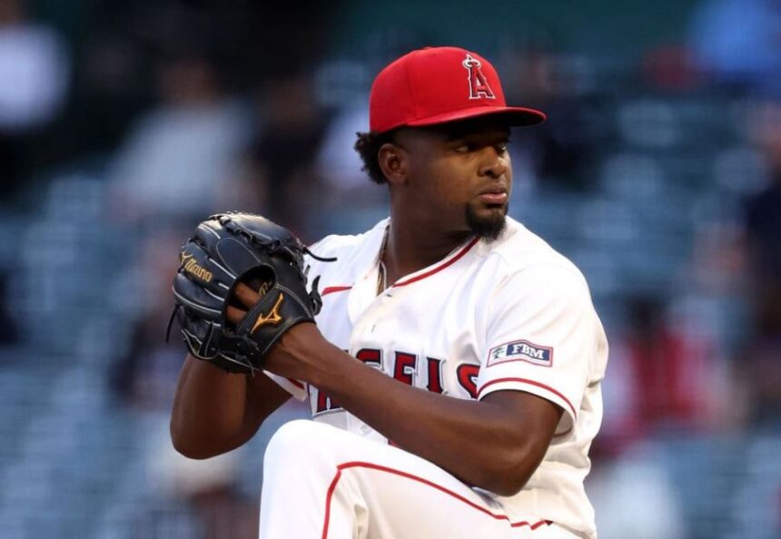José Soriano lidera ranking latino de lanzadores MLB por sexta semana