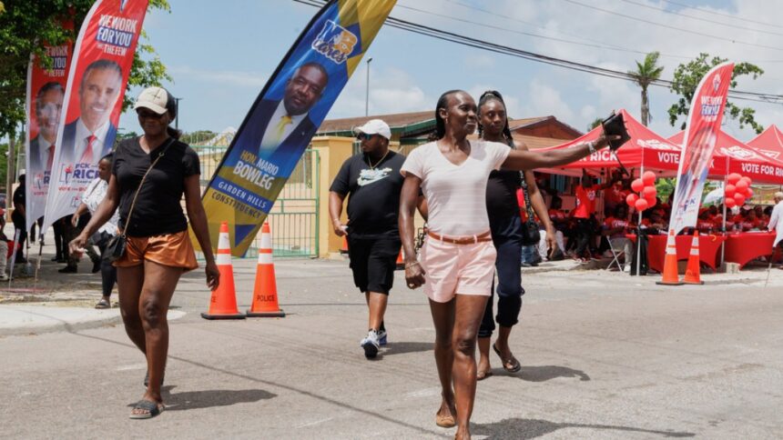 Philip Davis y el PLP ganan reelección histórica en Bahamas