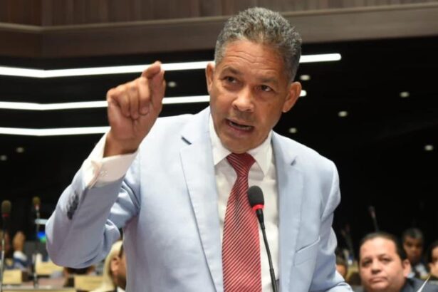 Eugenio Cedeño pide a Abinader ordenar el PRM y evitar divisiones