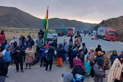 Bolivia sufre insurrección y bloqueos por alza histórica de combustibles