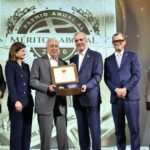 Félix García recibe Premio al Mérito Laboral en República Dominicana