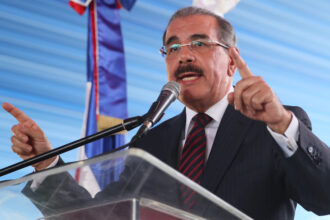 Danilo Medina critica prohibición de encuestas electorales en RD