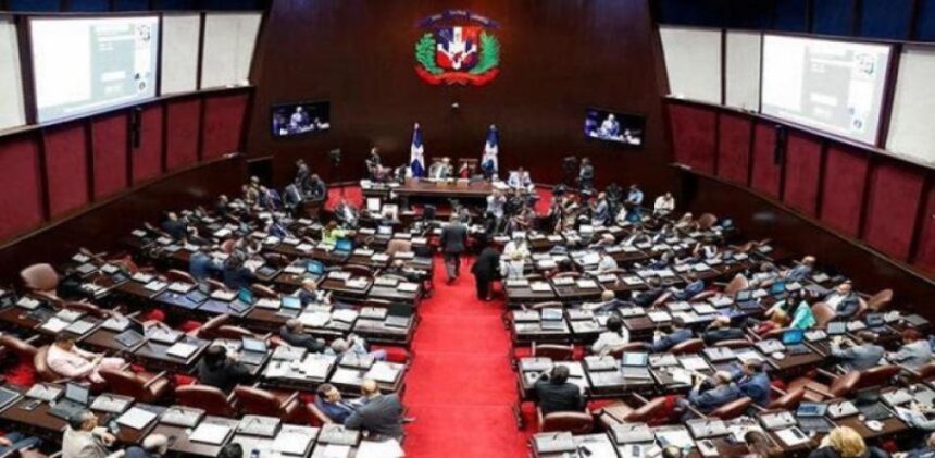 Diputados avalan veto de la JCE a encuestas hasta 2027