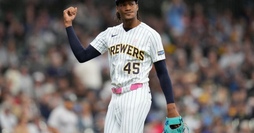 Abner Uribe, suspendido un juego en MLB por gesto inapropiado