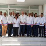 Abinader inaugura hospital materno infantil modernizado en Barahona