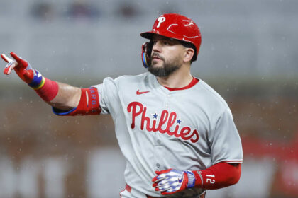 Kyle Schwarber sigue fuera de Filis por enfermedad