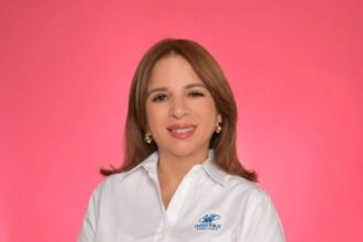 Mayra Alcántara impulsa reformas migratorias para dominicanos en EE UU