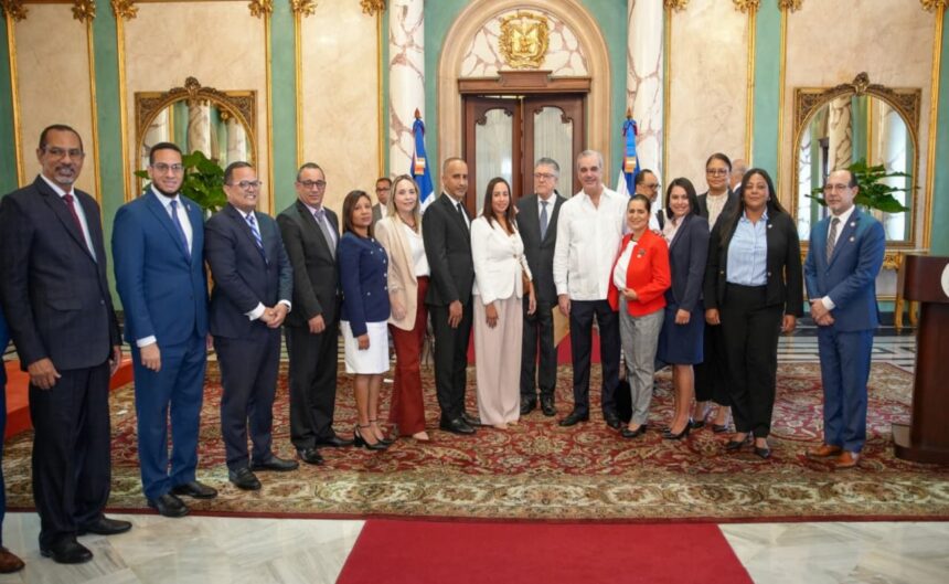 Abinader crea Comité de Salud Mental Penitenciaria y anuncia centros