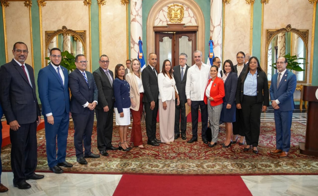 Abinader crea Comité de Salud Mental Penitenciaria y anuncia centros