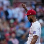 Cristopher Sánchez rompe récord de entradas sin carreras en MLB