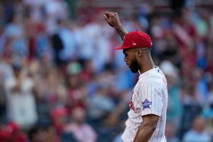 Cristopher Sánchez rompe récord de entradas sin carreras en MLB
