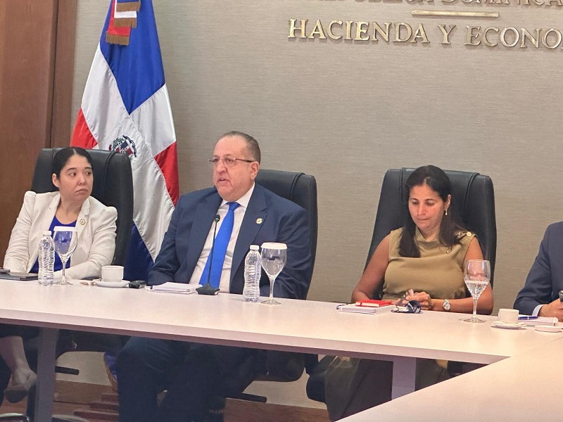 Gobierno dominicano anuncia paquete fiscal ante crisis económica