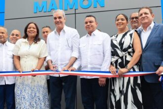 Abinader inaugura hospital renovado y ampliado en Maimón