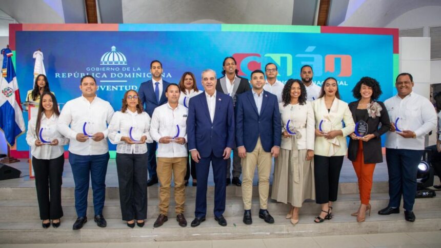 Abinader asume liderazgo del Sistema Nacional de Ética Juvenil