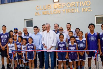 Abinader inaugura Club Deportivo El Millón Yireh renovado